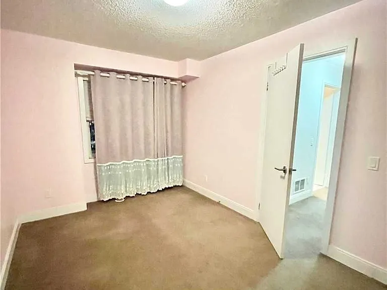 330 Village Green Sq #Townhouse 46 — Photo 13