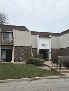 7323 Blackburn Ave APT 206, Downers Grove, IL, 60516