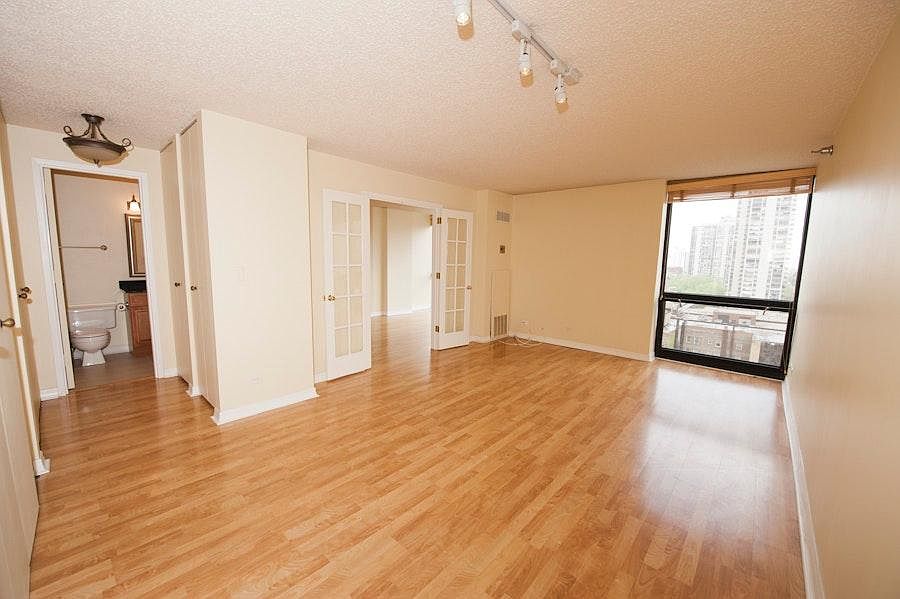 1st image of 1122 N Clark St Suite 5