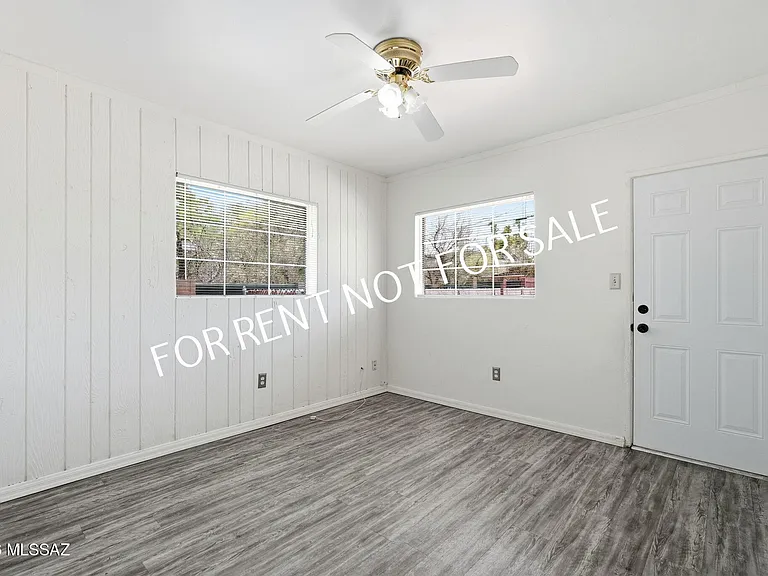 5626 E 4th St — Photo 19