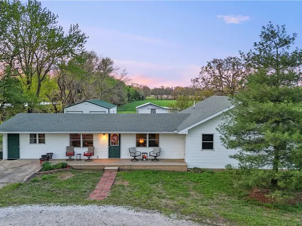 9125 Farm Road 2140, Cassville, MO 65625