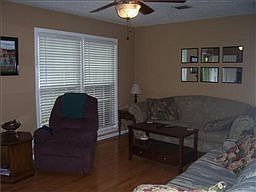 4th image of 1222 Greenhill St