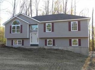 62 Cronks Rd, Wallkill, NY 12589