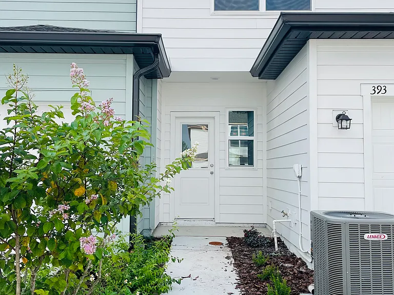 393 Grand Pine Ln — Photo 3