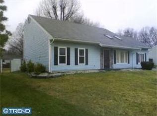 17 Eden Hollow Ln, Sicklerville, NJ 08081
