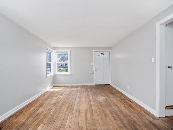 3rd image of 1825 Vance Ave