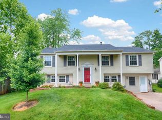 13314 Pennypacker Ln, Fairfax, VA 22033