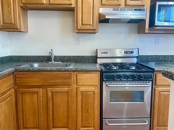 4th image of 324 Bartlett St APT 29