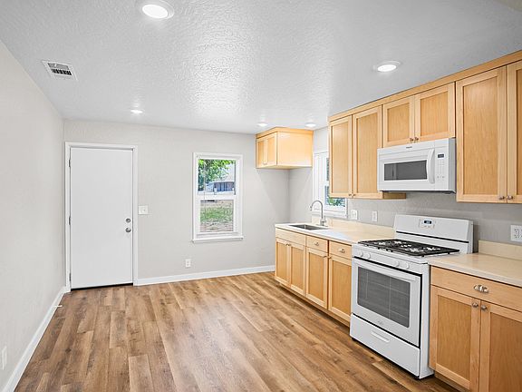 4th image of 1247 C St