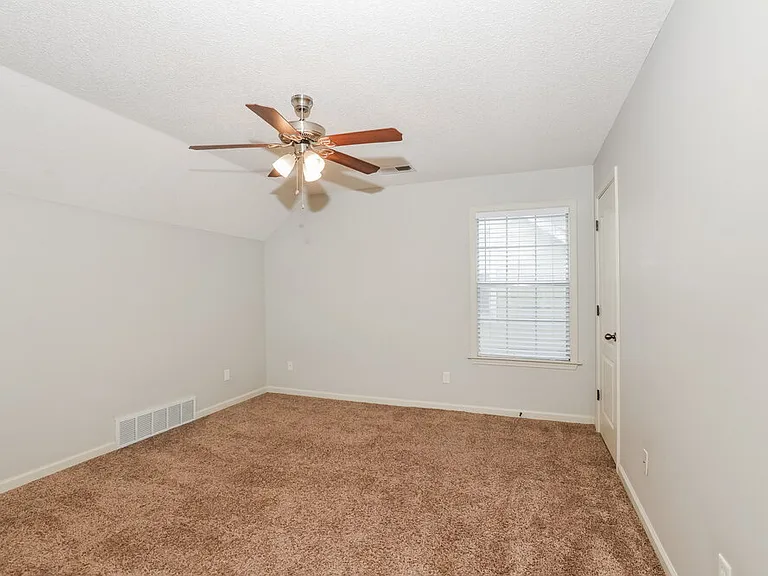 8725 Macon Rd — Photo 14