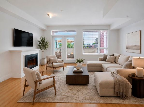 7908 Graham Ave #205, Burnaby, BC V3N 1V9