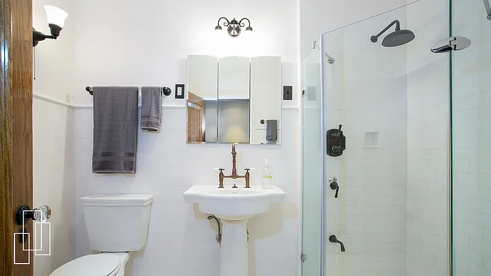 Sold by Garfield Realty  | media 22