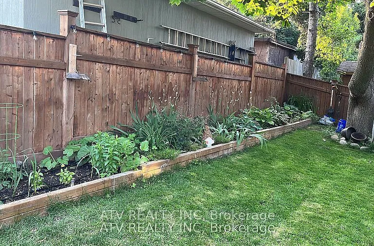 696 Balaton Ave — Photo 12