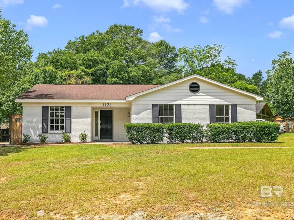 1121 Orangeburg Dr W, Mobile, AL 36608
