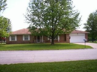 430 E Cantebury St, Springfield, MO 65810