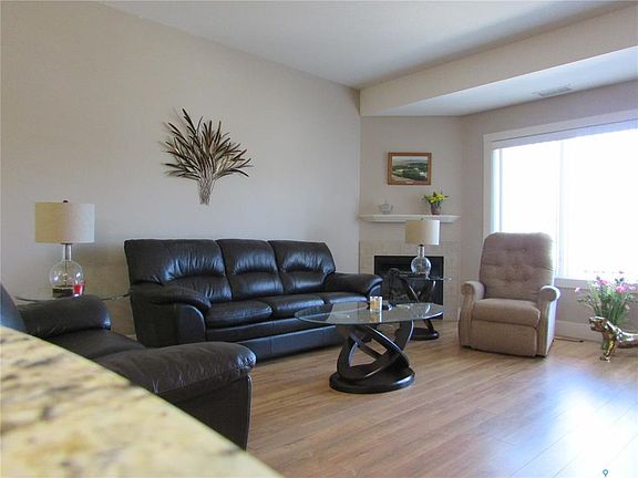 5th image of UNIT 222-1010 Ruth STREET