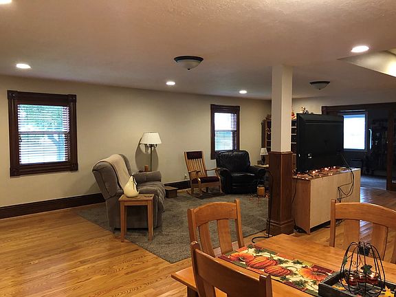 5th image of 1228 Cottage St