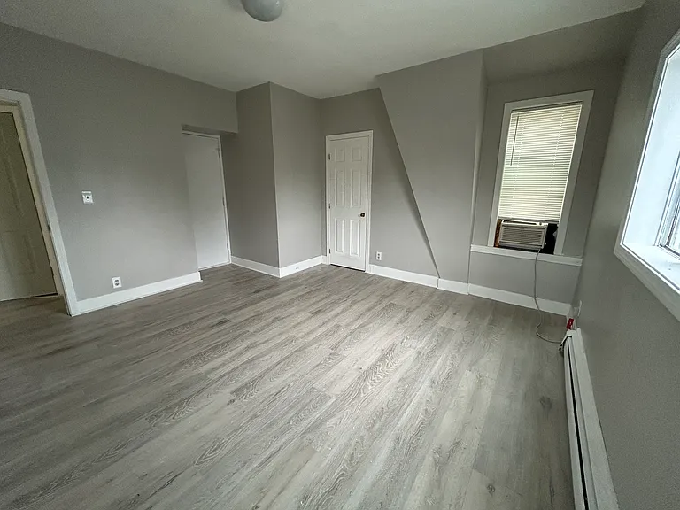 16 Lincoln St #5 — Photo 8