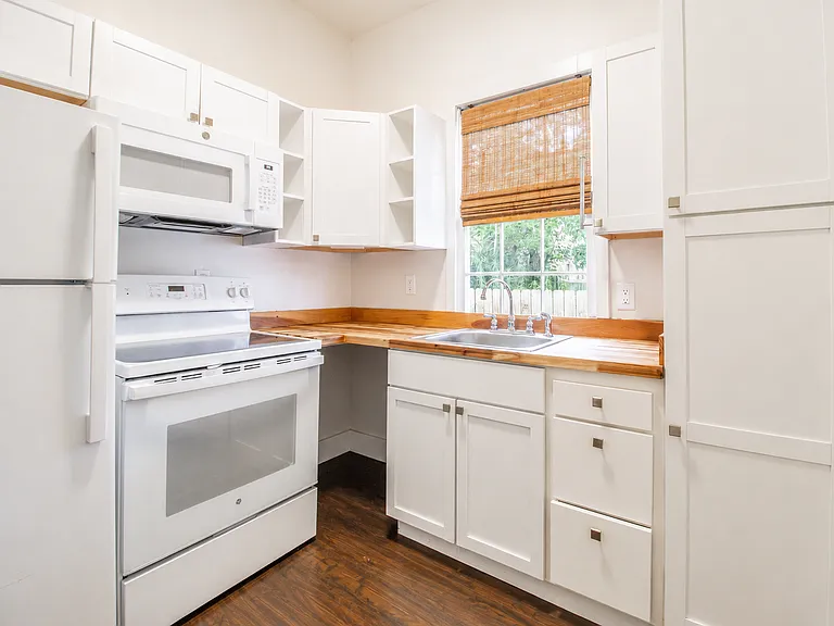 2 Oliver Ct #A — Photo 3