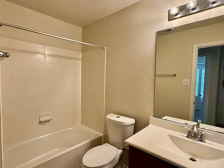 6407 Densberry Ln — Photo 13