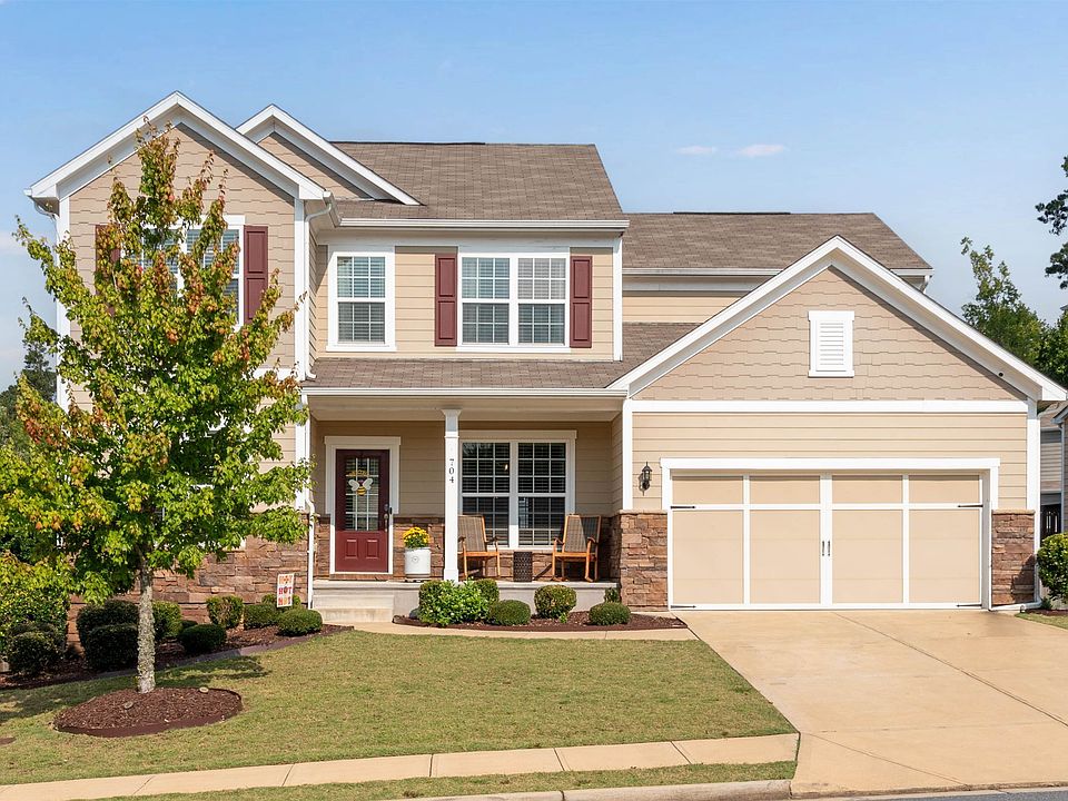 1st image of 704 Woodbridge Dr
