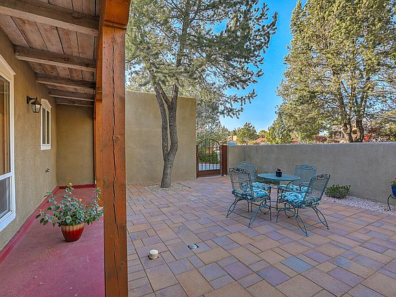 4th image of 1304 Camino Amparo NW