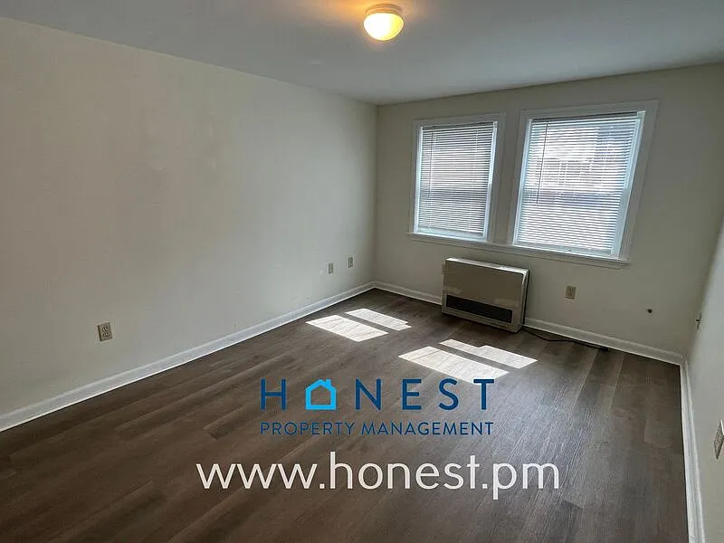 1 bed, 1.0 bath, 500 sqft, $1,350 — Photo 3