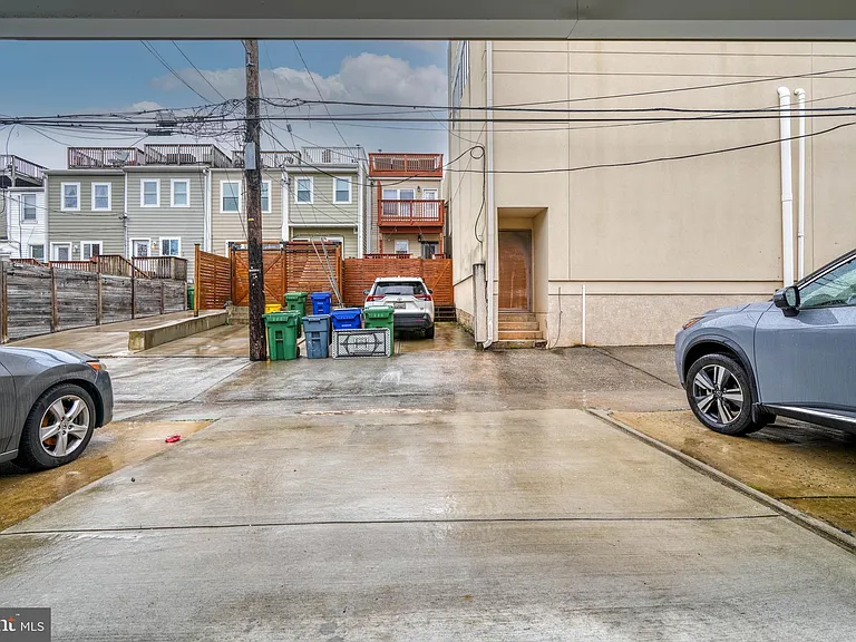 939 S Baylis St — Photo 7