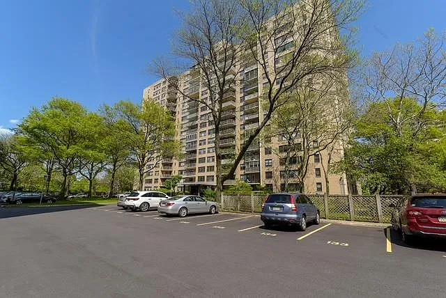 201 Saint Pauls Ave #9F — Photo 9