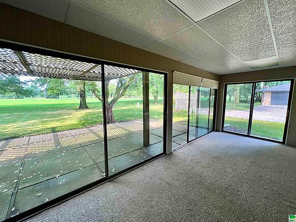 2nd image of 24 Saint Andrews Dr