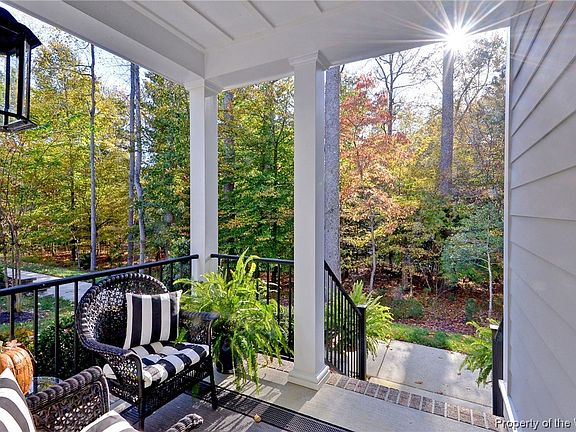 3rd image of 5328 Beverly Ln