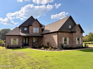 141 Westhaven Pl, Jackson, TN 38305