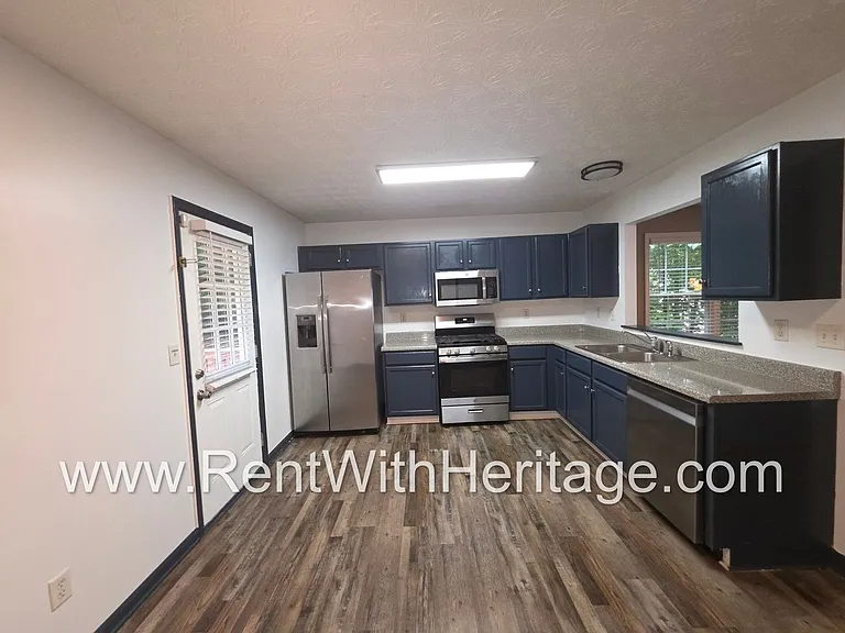 1550 Cedar Hl — Photo 11