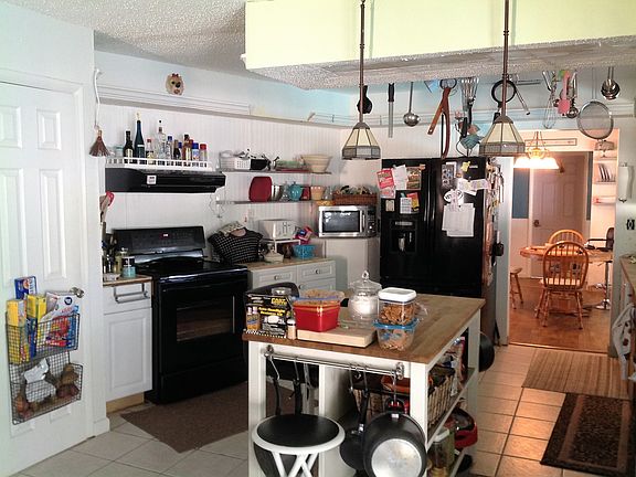 4th image of 1477 Stamford St