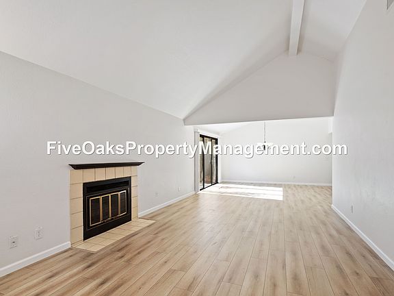 5th image of 913 Bidwell St APT A