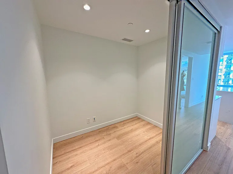 1500 Fern St #1402 — Photo 19