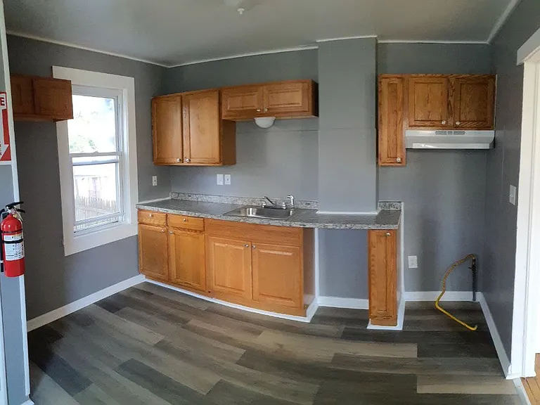 215-217 W Main St — Photo 5