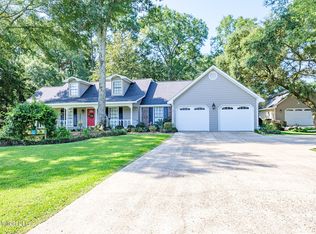 4444 Christopher St, Moss Point, MS 39563