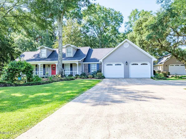 4444 Christopher St, Moss Point, MS 39563