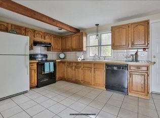 326 Main St APT 4, Gloucester, MA 01930