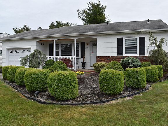 2nd image of 7 Bolingbroke Dr