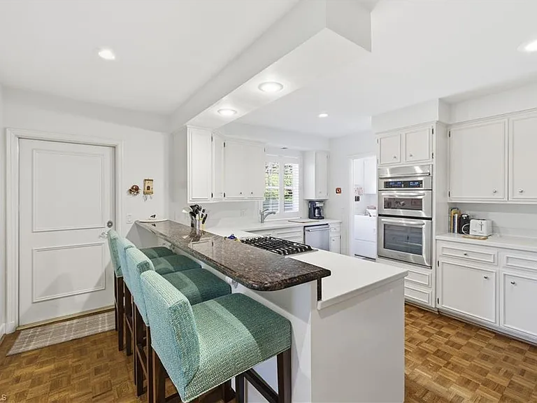 2700 Lantern Ln — Photo 36