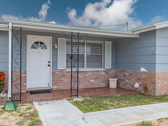 3rd image of 5135 Cardiff Dr