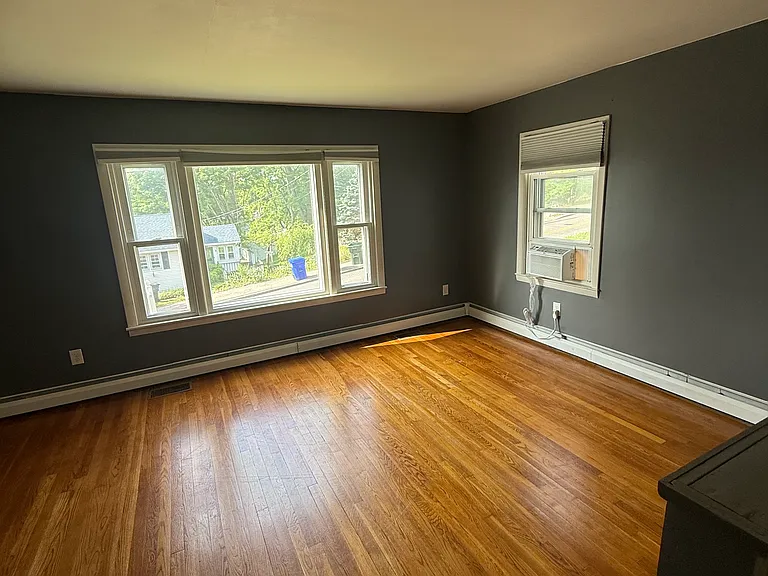 340 Gold St — Photo 4