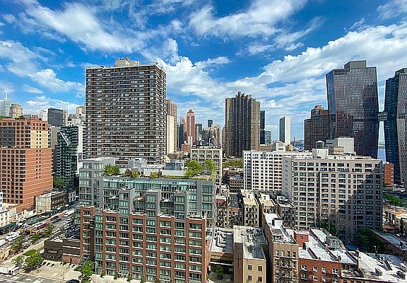 4th image of 330 E 33rd St APT 18G