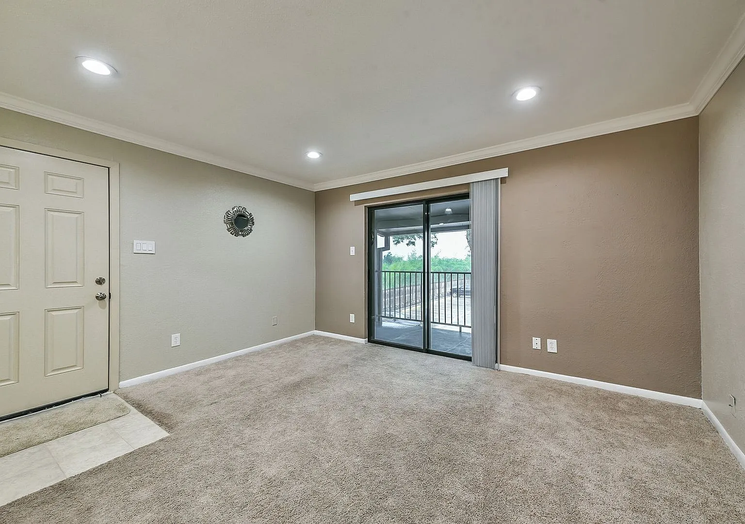 One BR Condo Near Clear Lake — Photo 4
