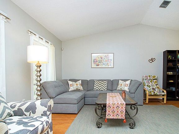 4th image of 2621 Sunridge Cir