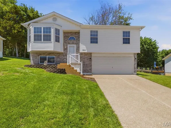 1955 Anchorage Dr, Festus, MO 63028