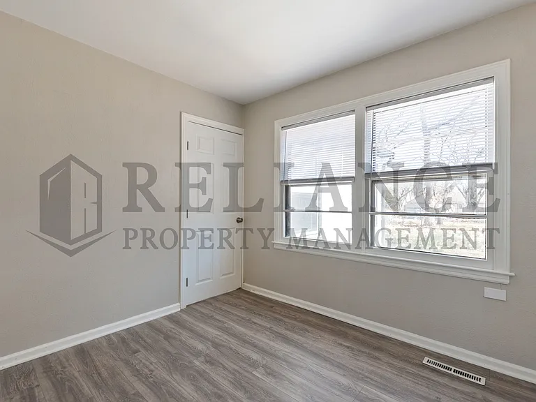 1562 Floberta St — Photo 21