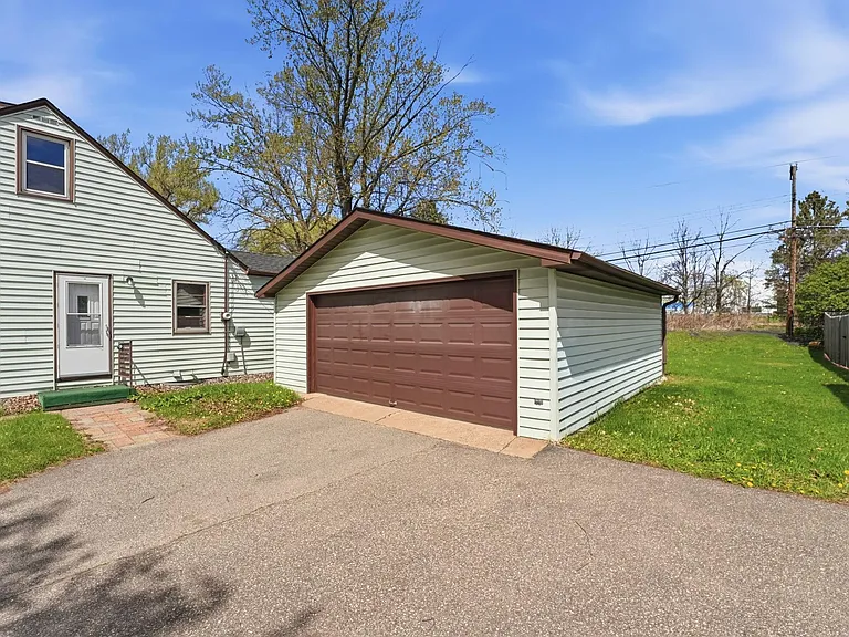 1697 Rose Pl — Photo 26